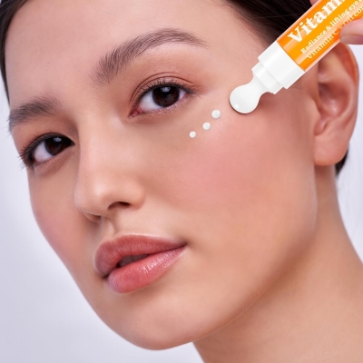 Eye Contour Cream with Vitamin C Anti-Wrinkle and Moisturizing 18 ml