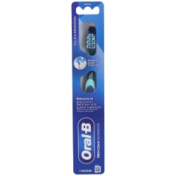 Oral-B Pro-Clean Advanced Deep Clean - Medium Toothbrush